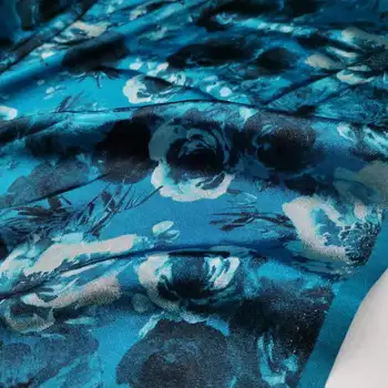В продажба Дебел Charmeuse високо качество гланцирана тъкан отпадане дишаща рокля рокля DIY пижами шиене материал