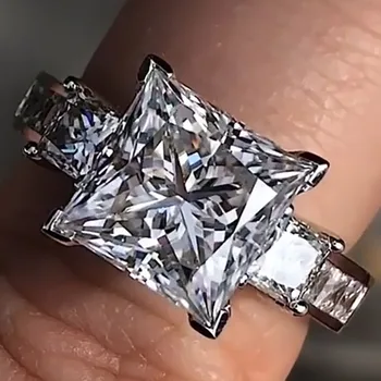 Solid 18K бяло злато жени сватбено тържество годишнина годежен пръстен 1 2 3 4 5 Ct принцеса Moissanite диамантен пръстен площад модерен